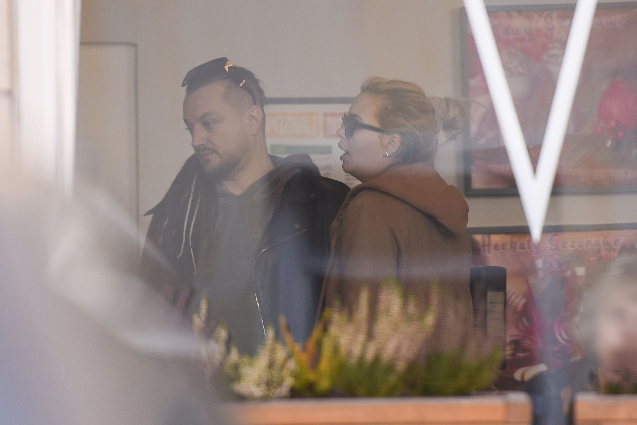 Sandra Kubicka i Baron odwiedzili warszawską ciastkarnię