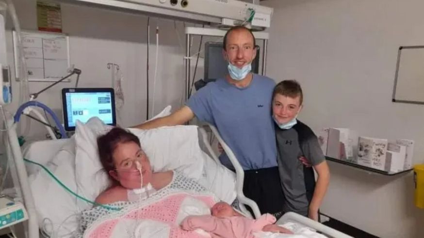 Obudziła się ze śpiączki i odkryła, że urodziła córkę