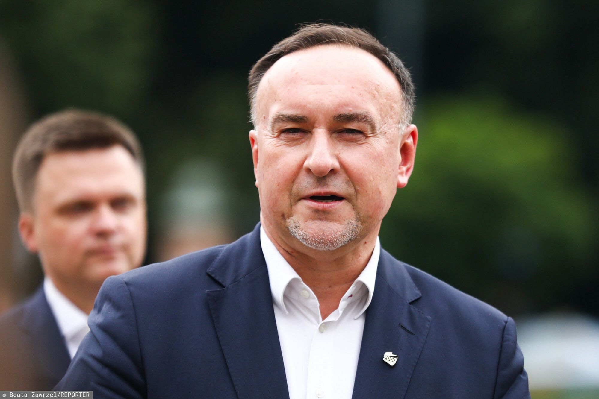 Michał Kobosko, szef partii Polska 2050. Na drugim planie Szymon Hołownia