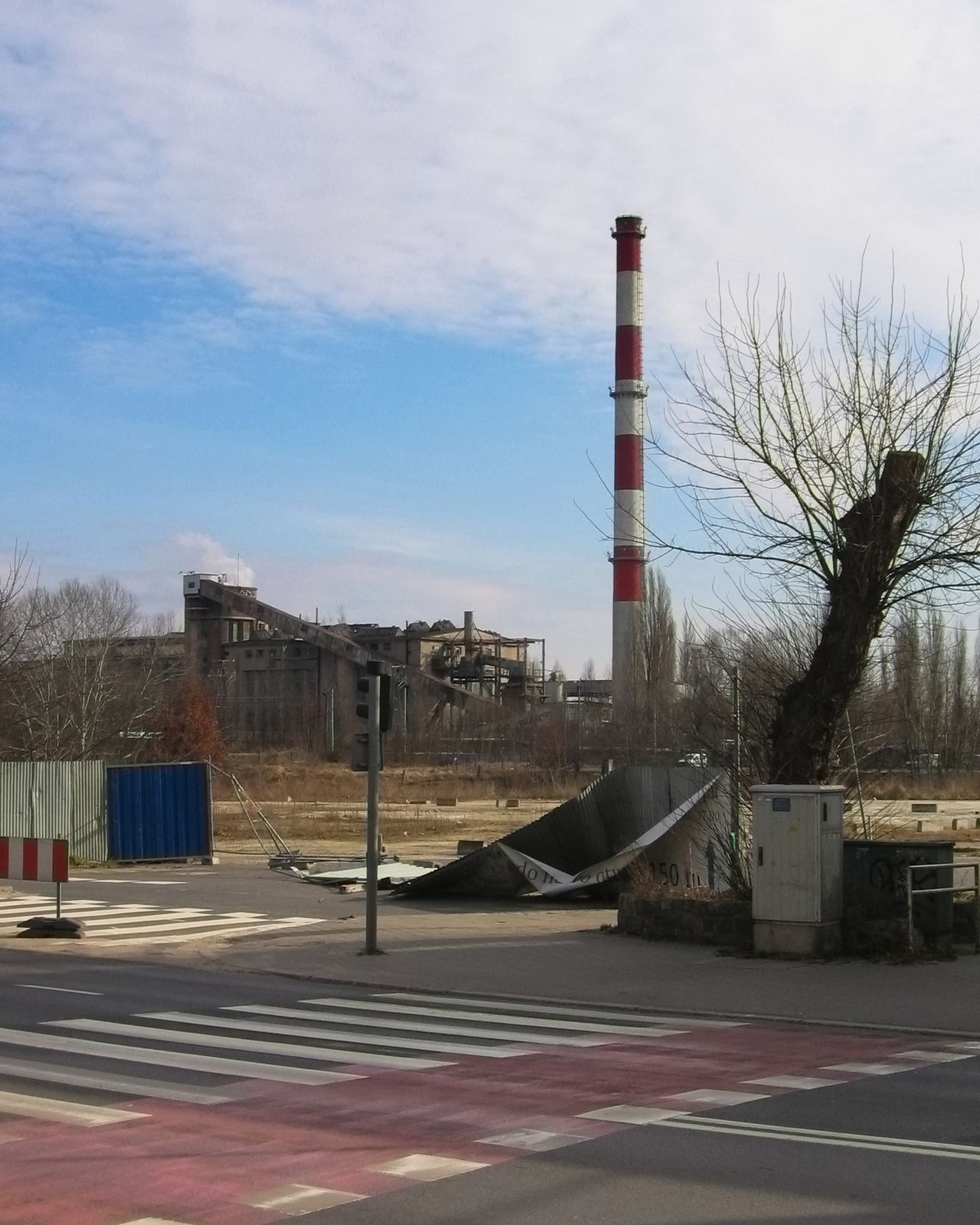 Poznań: Kiedyś symbol nowoczesności, dziś ruina. Opuszczona elektrownia na Garbarach