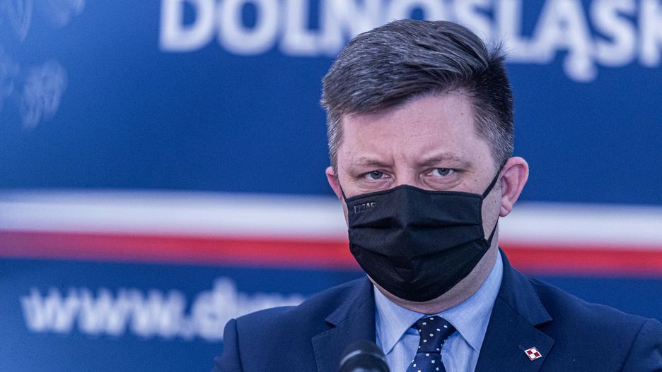 Szczepienia będą obowiązkowe? Michał Dworczyk komentuje