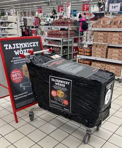 "Tajemnicze wózki" w Auchan. W tych sklepach szukaj szczęścia