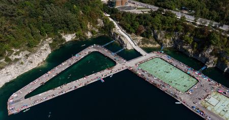 Kąpielisko na krakowskim Zakrzówku zamknięte. Nieznana substancja w wodzie