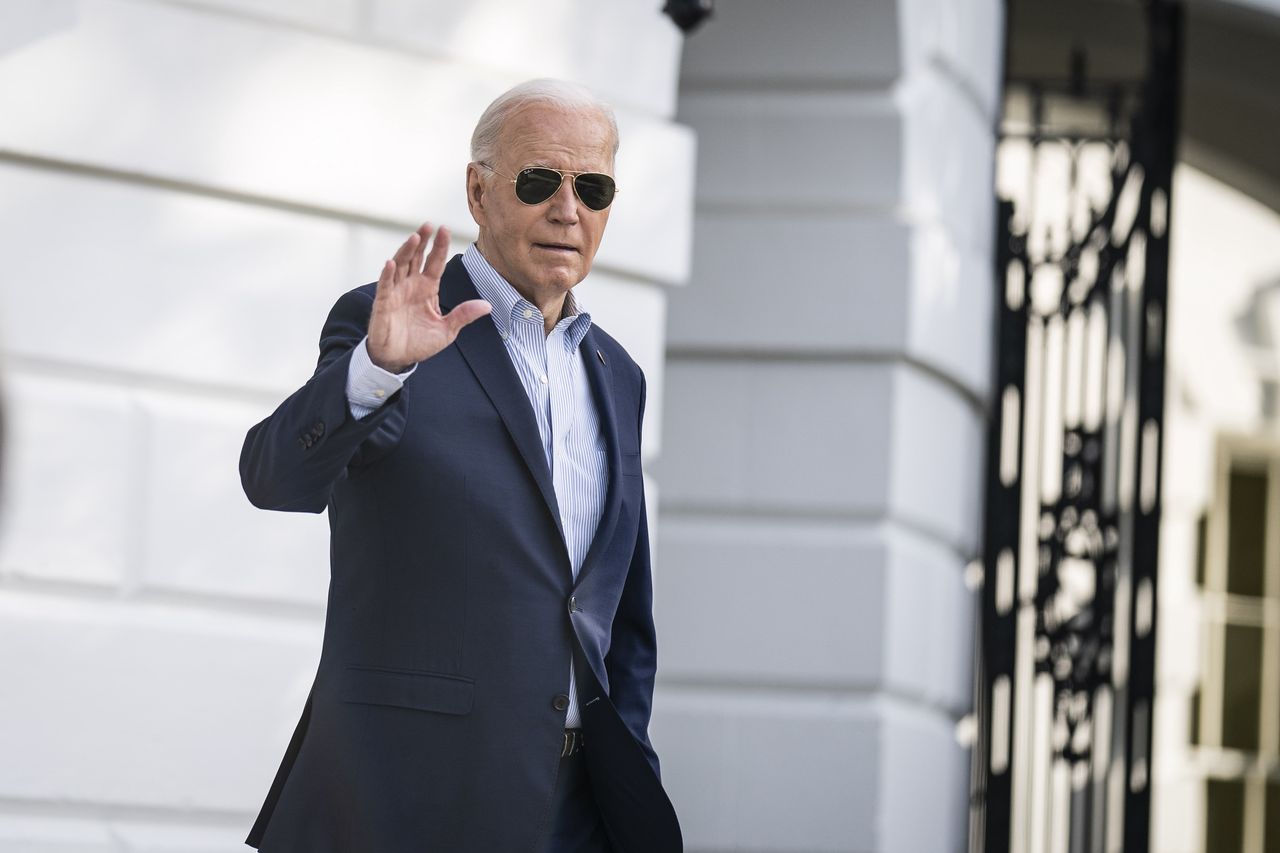 Washington, DC - March 19 : President Joe Biden walks across the South Lawn to board Marine One for a trip to NV, at the White House in Washington, DC on Tuesday, March 19, 2024. (Photo by Jabin Botsford/The Washington Post via Getty Images)