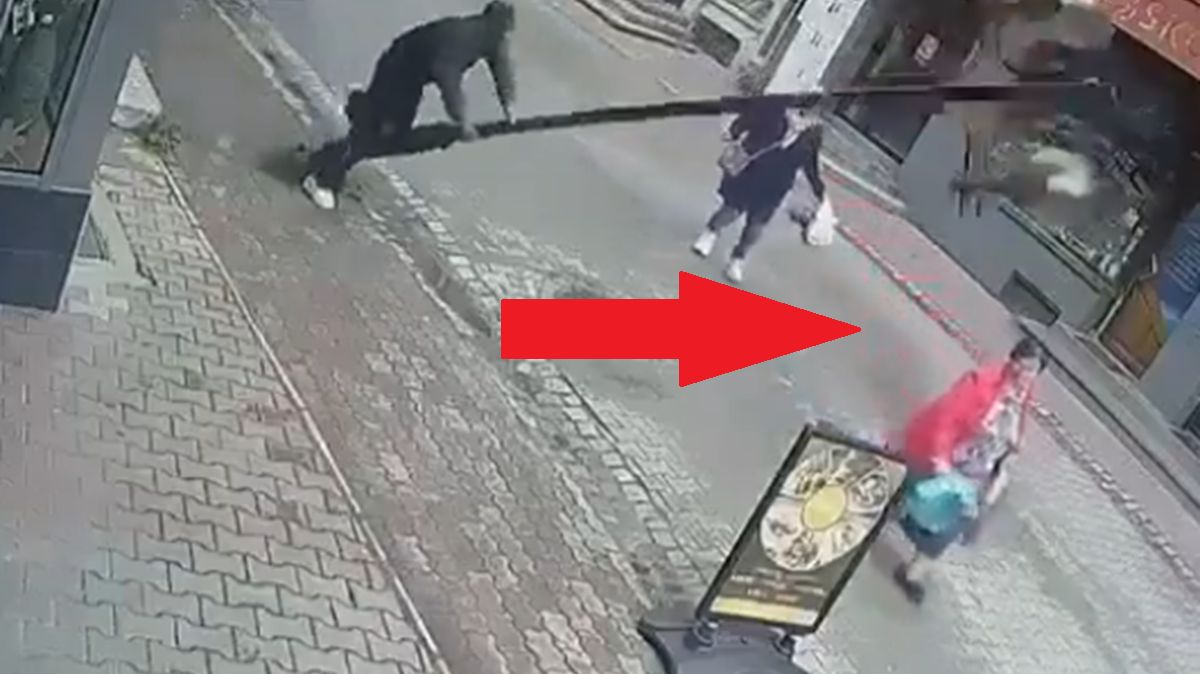 Latarnia runęła na kobietę w Nowym Targu.