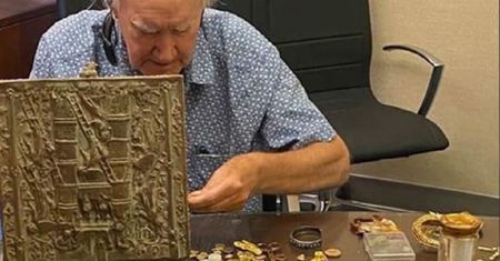 Skarb był poszukiwany przez 10 lat. Pokazali co zawierał