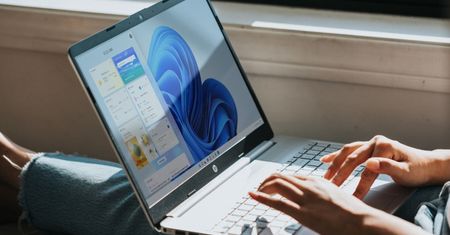 Windows 11 z niespodzianką. Częściowo zastąpi WinRAR-a