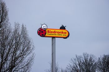 Biedronka znów to robi. "1+1 gratis"