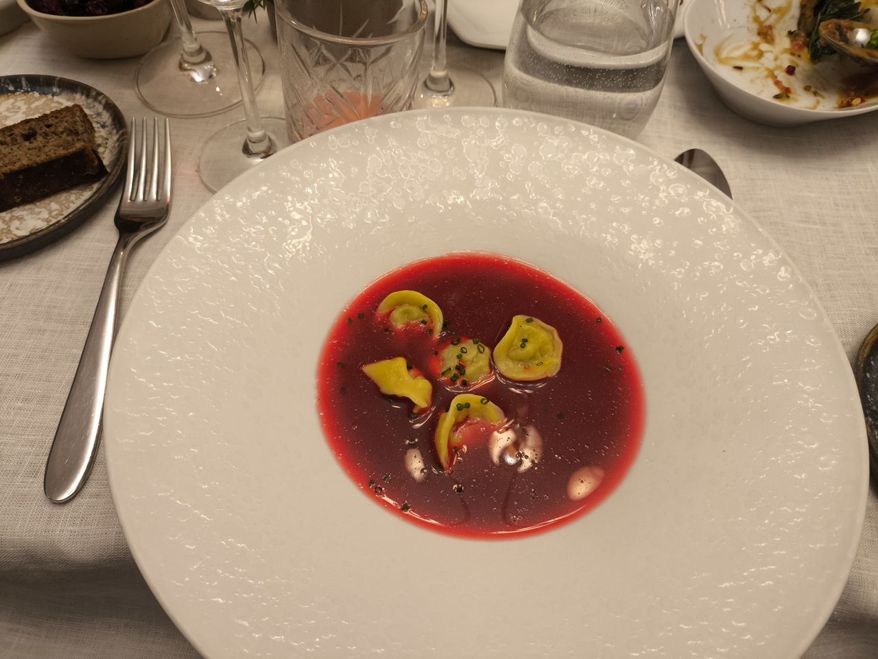 Tradycyjny barszcz z uszkami