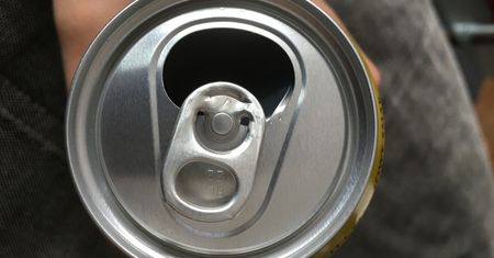 Uwaga. GIS ostrzega. Popularne energetyki wycofane ze sklepów w Polsce