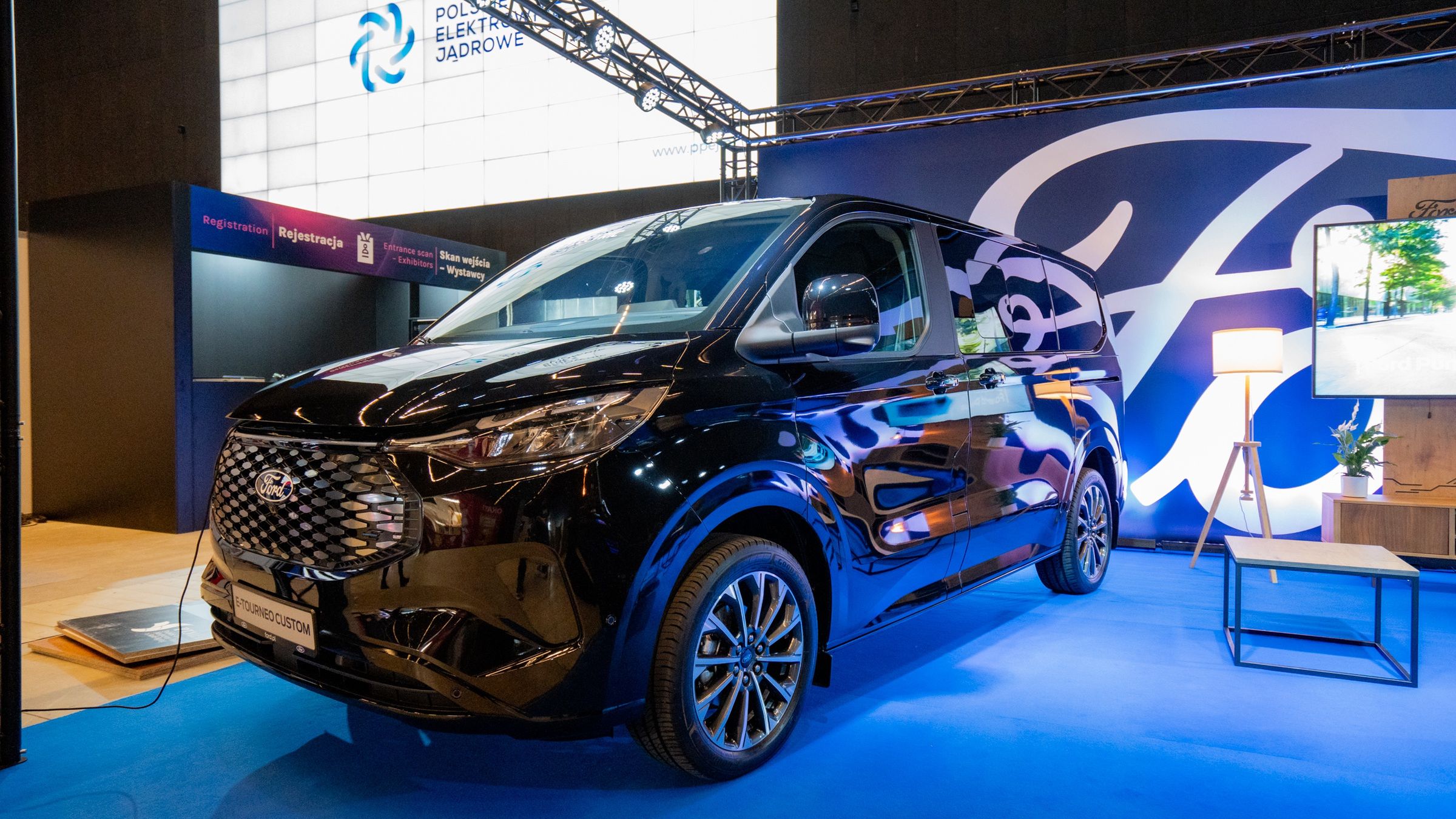 Polska premiera Forda E-Transita Couriera