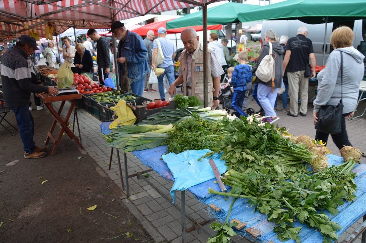 Dzień targowy w Stalowej Woli