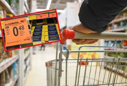 Ekonomista porównał cenówki w Biedronce. "Nie nadążają"