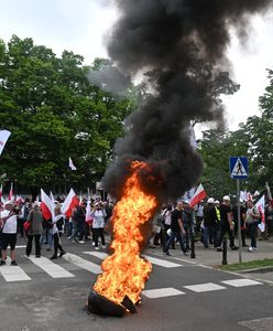 Protestujący zaatakowali dziennikarkę. "Chcecie zadymy?"