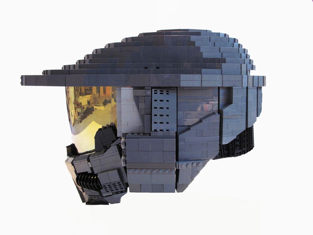 Hełm Master Chiefa wykonany z LEGO 2