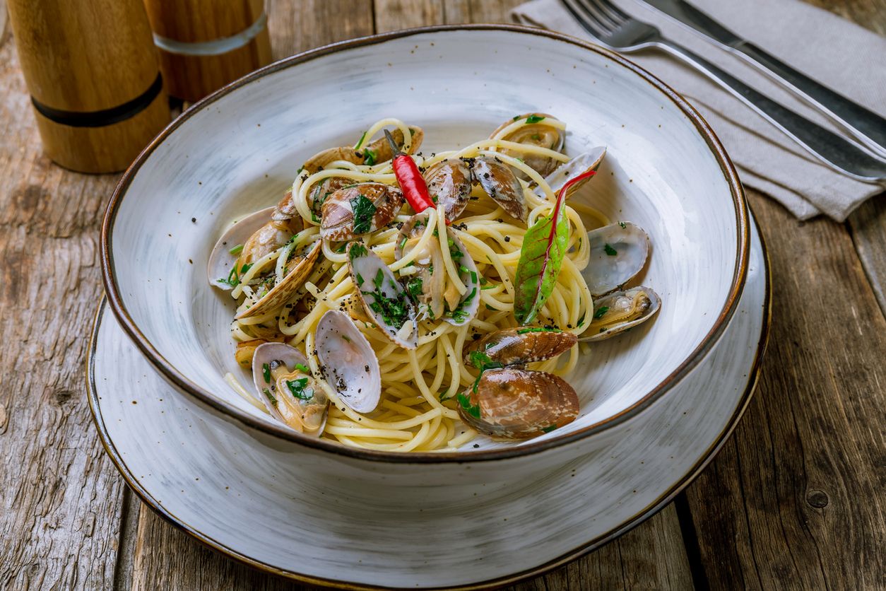 Vongole nazywane są po polsku małżami dywanowymi (iStock)