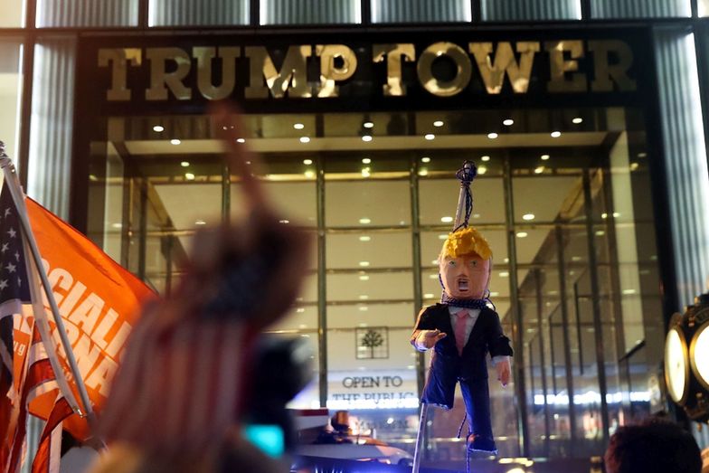 Protesty przed "Trump Tower" w Nowym Jorku