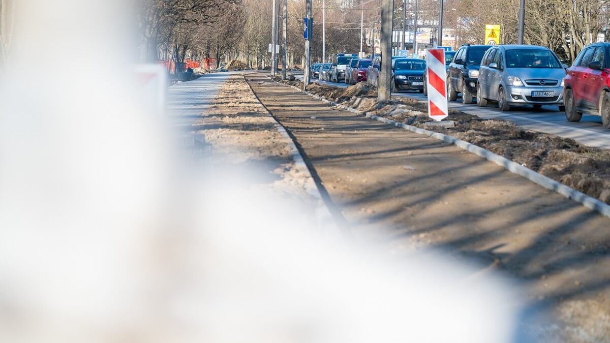 Kierowcy stojący w korku na ul. Diamentowej w Lublinie