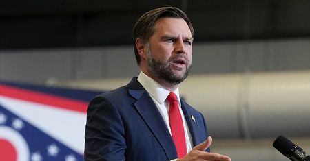 Starshield wciąż ograniczony. Vance mówi o "wytycznych rządu USA"