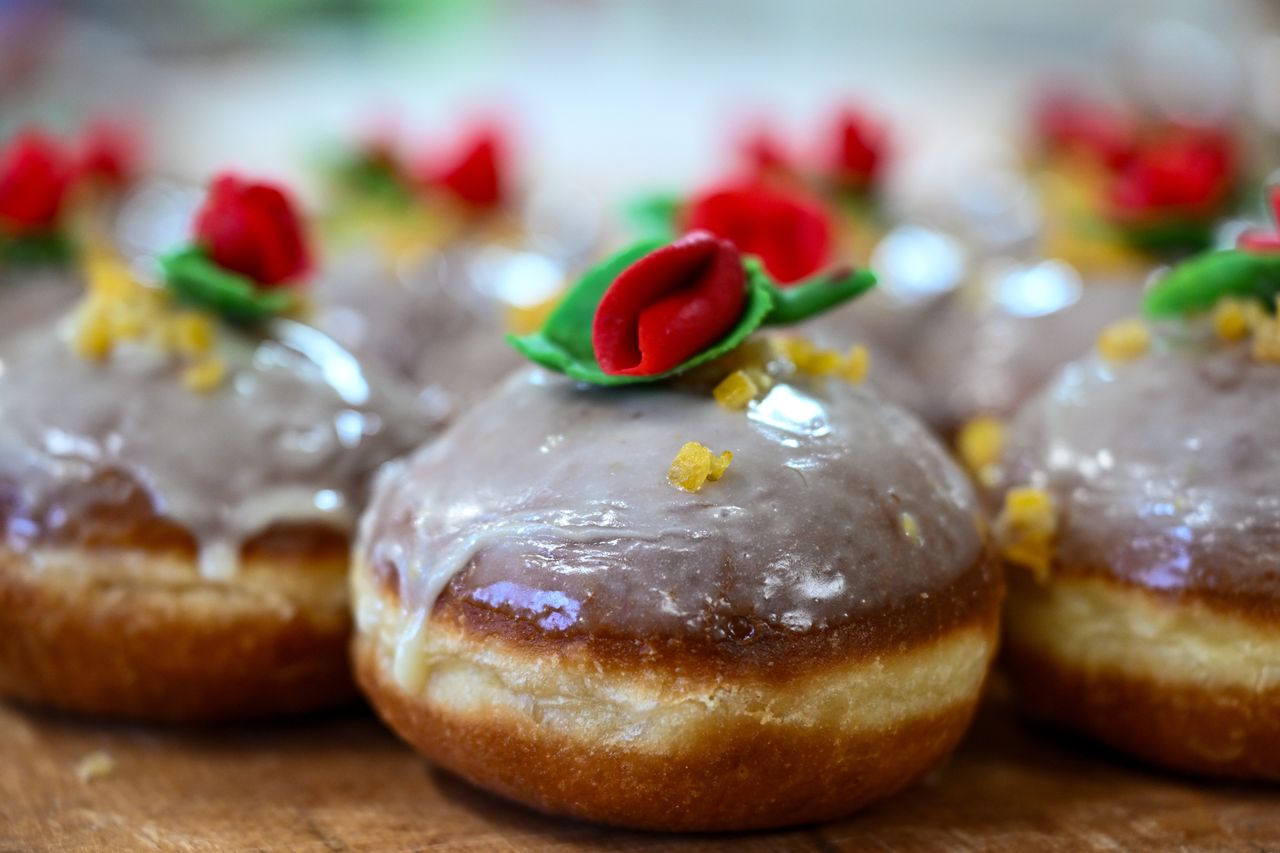 To znajduje się w tanich pączkach. Cukiernik zabrał głos