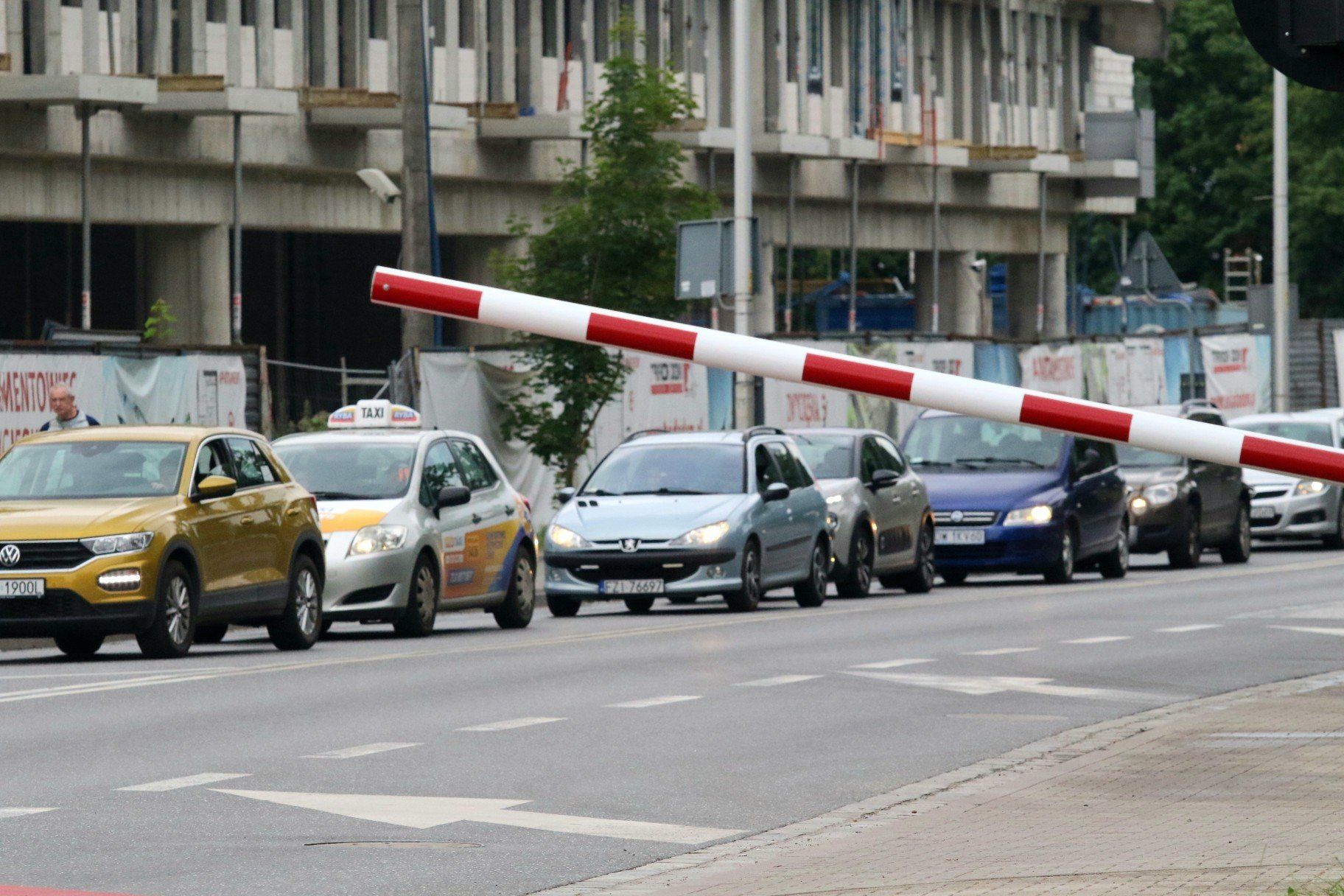 Ulica Zwycięska na Partynicach jest najbardziej zakorkowaną drogą we Wrocławiu.