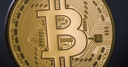 Cena Bitcoina znowu rośnie. Waluta powoli odrobi spadki