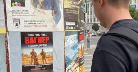 Grupa Wagnera nie ma wstydu. Takie plakaty zawisły w Rosji