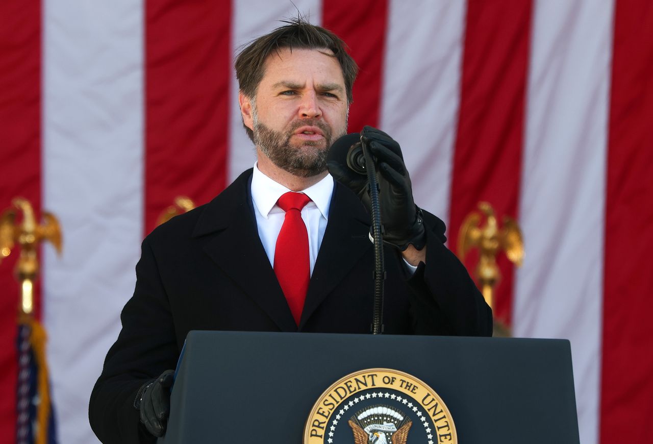 Wypadek kolumny J.D. Vance'a. Policjant w stanie krytycznym