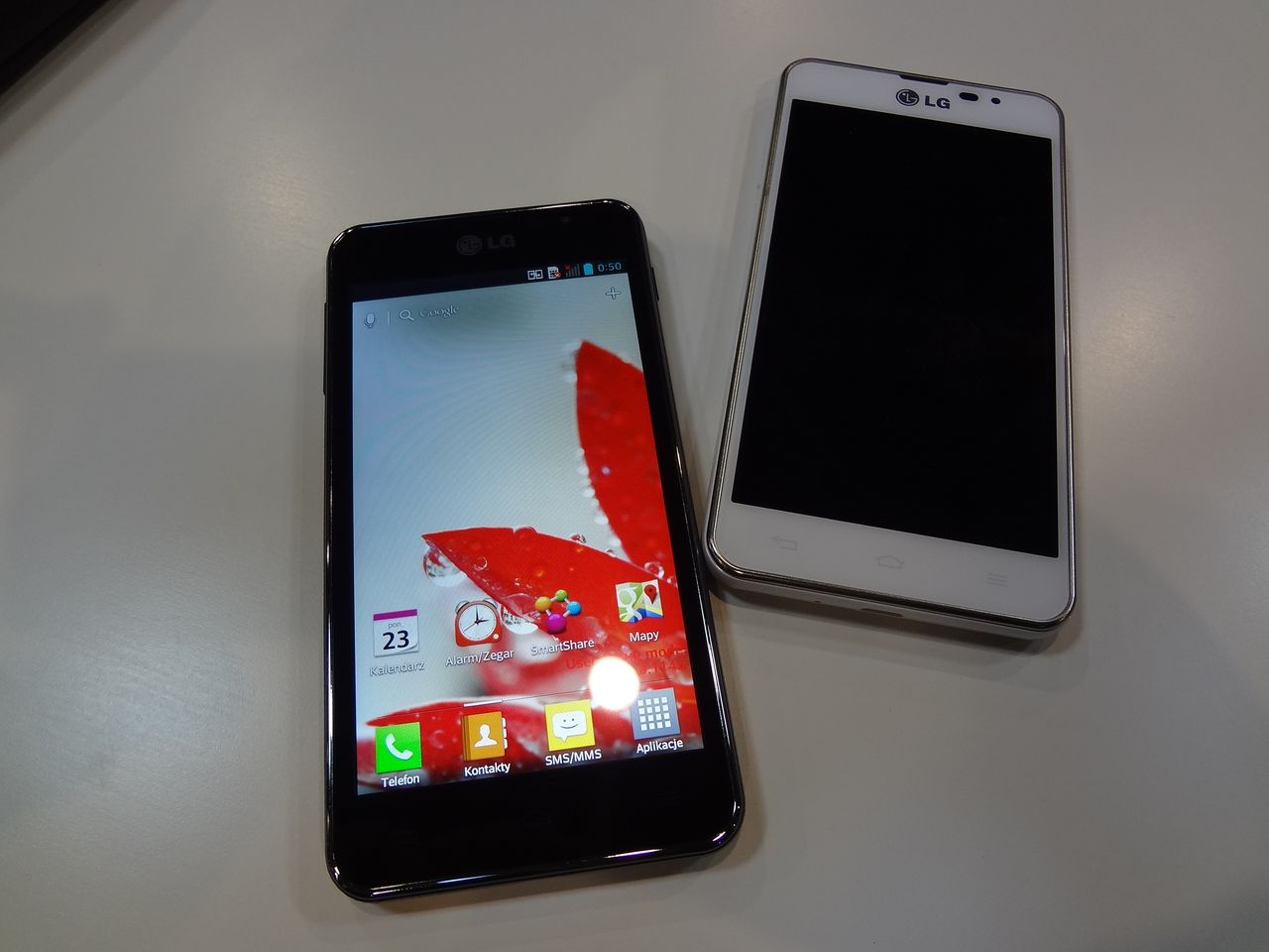 Wolicie ekran Super Amoled w Galaxy Express czy IPS w LG Swift F5?