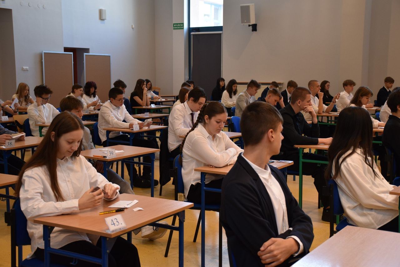 Egzamin ósmoklasisty w Kaliszu. Jakie nastroje panowały wśród uczniów Szkoły Podstawowej nr 24?