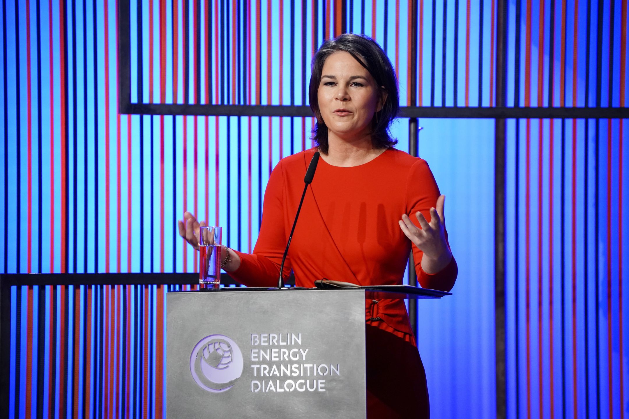 German Foreign Minister Annalena Baerbock speaks during the opening of the 8th Berlin Energy Transition Dialogue (BETD) in Berlin, Germany, 29 March 2022. The eighth Berlin Energy Transition Dialogue, running on 29 and 30 March 2022 under the motto 'From Ambition to Action', will see ministers and high-level delegations from more than 50 countries holding discussions with representatives from the business community, academia and civil society, about strategies and solutions for the transformation of energy systems around the world to reach greater independence from fossil fuels. EPA/CLEMENS BILAN Dostawca: PAP/EPA.