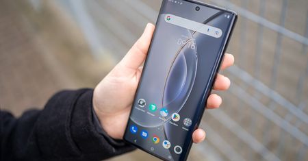 Nowoczesny, wydajny i ze świetnym aparatem. Testujemy vivo X90 Pro