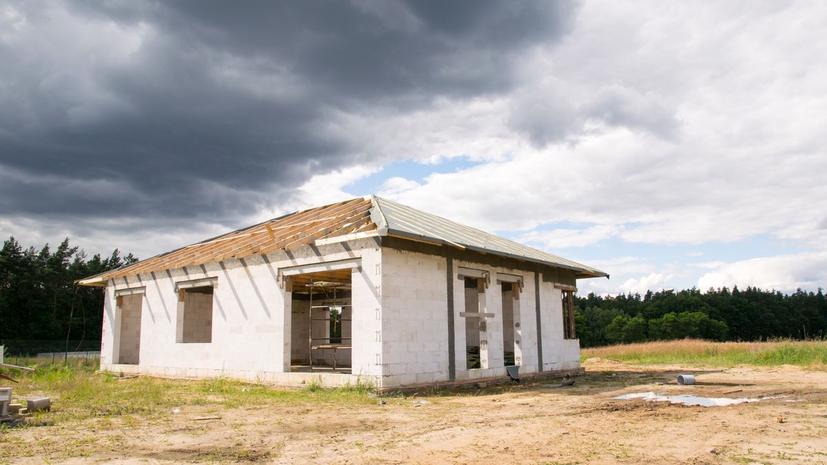 Mieszkaniec powiatu krakowskiego chciał wybudować dom bez pozwolenia 
