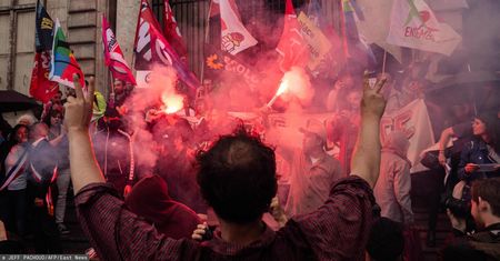 Już są ranni. We Francji wrze. Spodziewają się kilkuset tysięcy osób