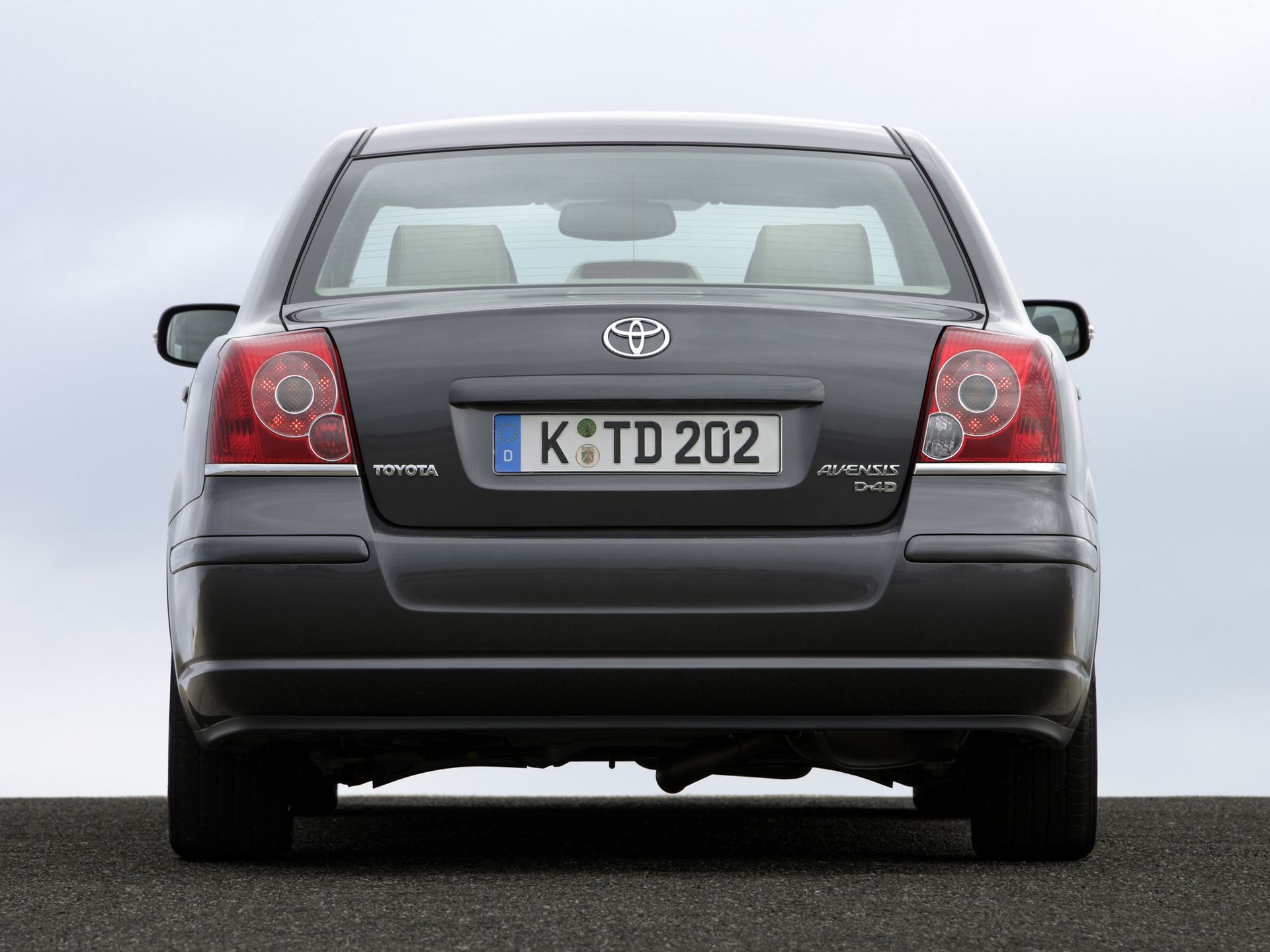 Toyota Avensis II