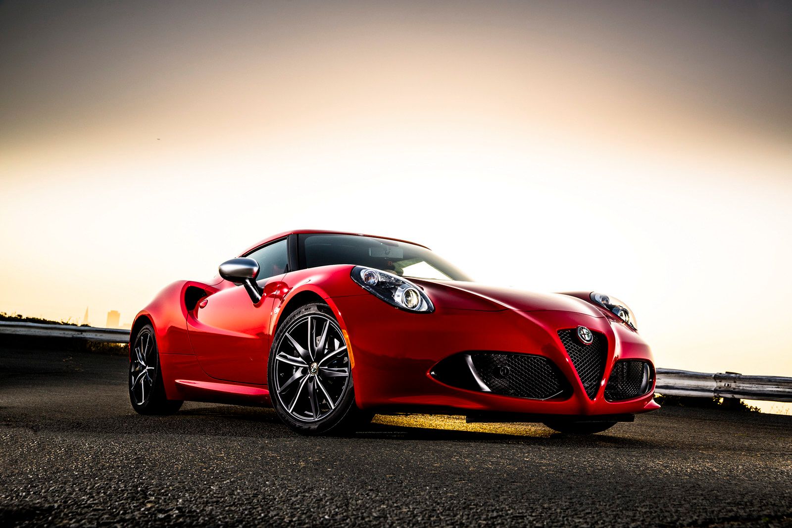 Alfa Romeo 4C w wersji na rynek amerykański w obszernej galerii zdjęć 92