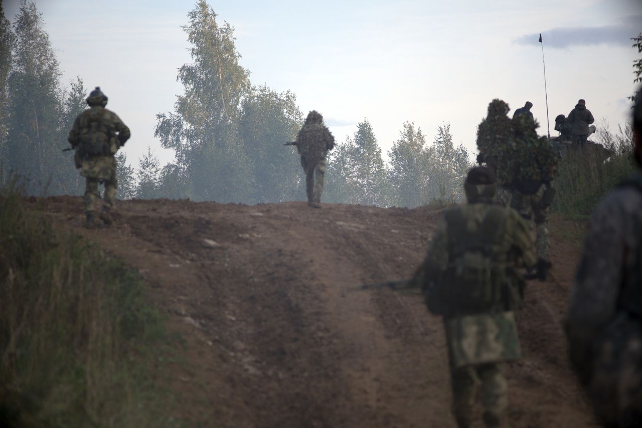 Russians amass strike force for assault on Borova