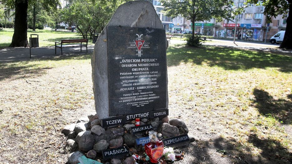 Pomnik upamiętniający ofiary
niemieckiego obozu eksterminacyjnego w Potulicach