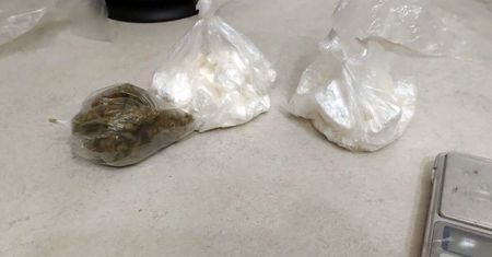 Amfetamina, marihuana i sprzęt dilerski znalezione w mieszkaniu 41-latka z Lublina. Grozi mu 10 lat więzienia