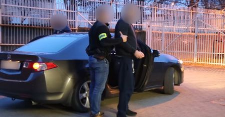 Niepołomice. Napad na jubilera. Skradziono biżuterię wartą 350 tys. zł