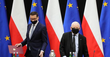 Rzesze doradców i asystentów w biurach ministrów. Jeden taki gabinet to nawet 55 tys. zł miesięcznie