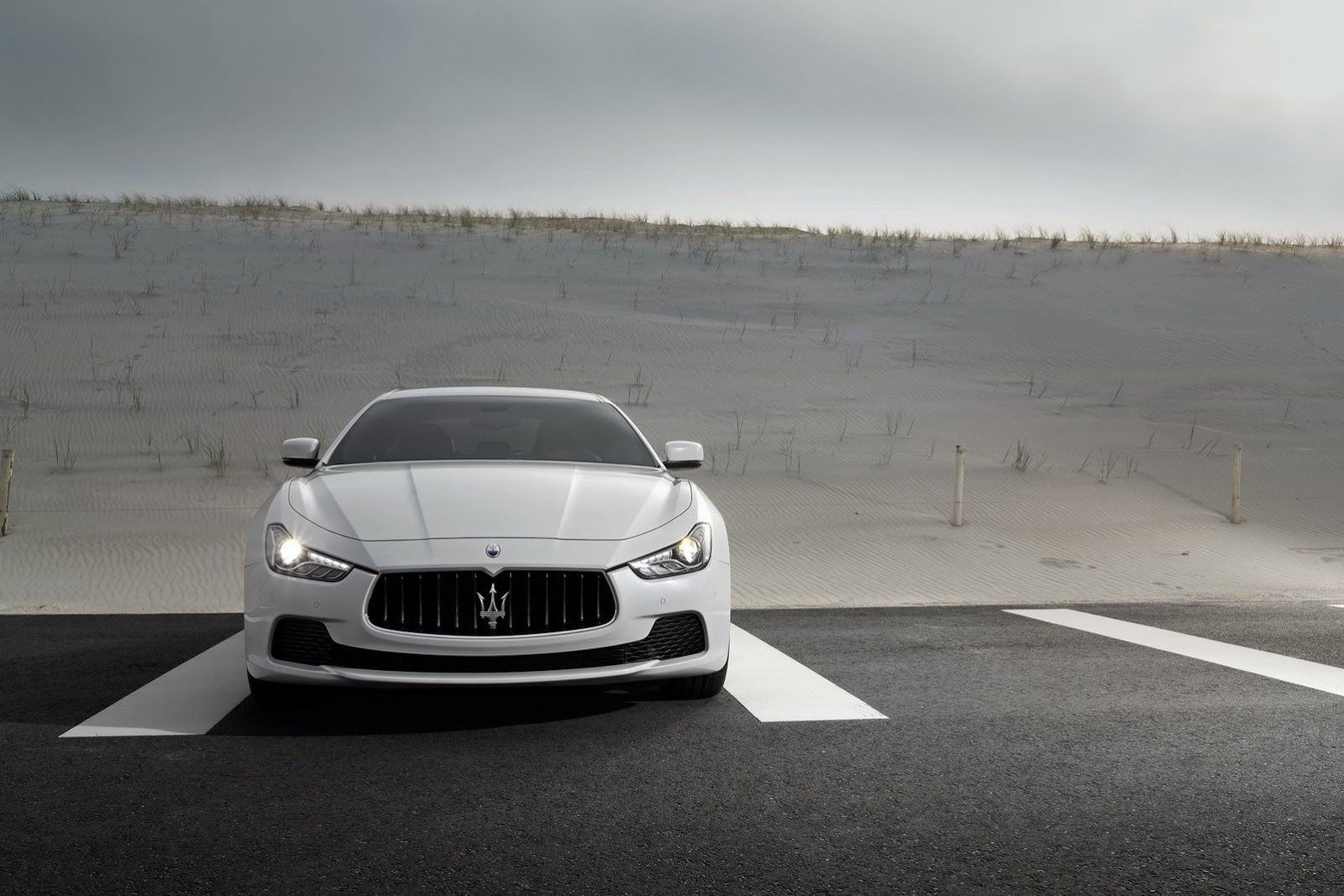2014 Maserati Ghibli - Włosi wiedzą, co to piękno [galeria] 44