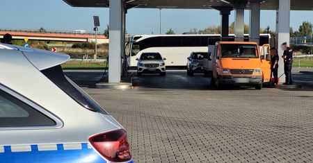 Klienci wzywają policję. Emocje na stacjach sięgają zenitu