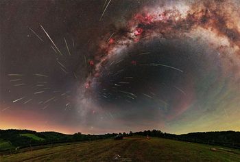 NASA wyróżniła zdjęcie Perseidów. Wykonał je Polak