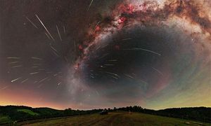 NASA wyróżniła zdjęcie Perseidów. Wykonał je Polak