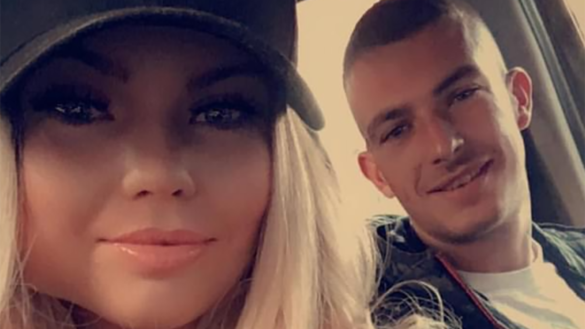 23-letnia Kimberley Eccles (po lewej) usłyszała wyrok podczas porady telemedycznej