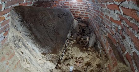 Weszli do zamkniętej krypty pod kościołem. Znalezisko ich zaskoczyło