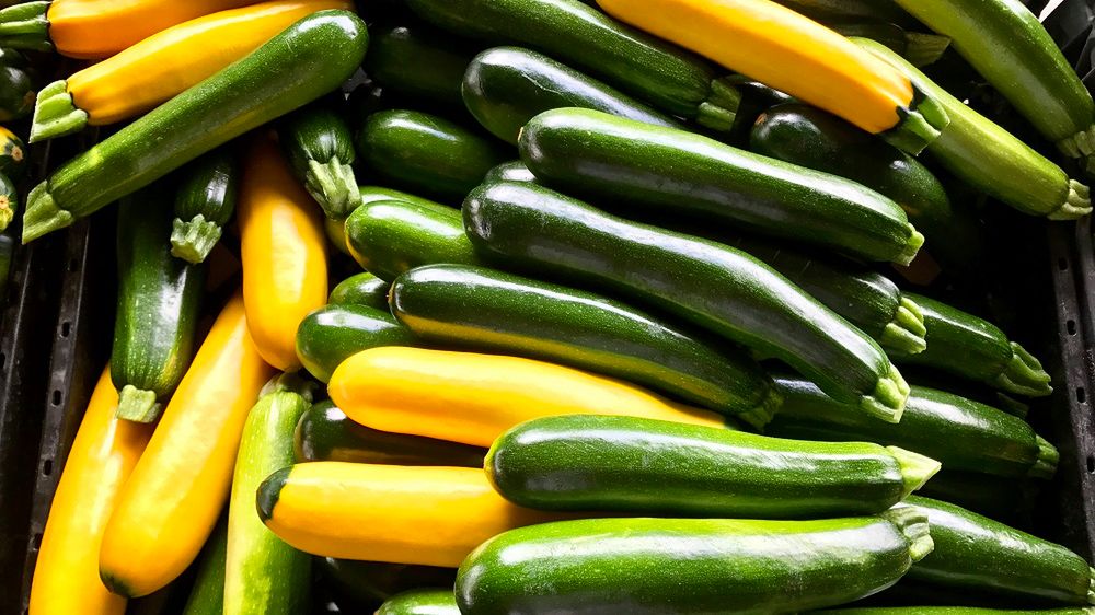 Nigdy nie kupuj takiej cukinii. Może zawierać toksyczną substancję