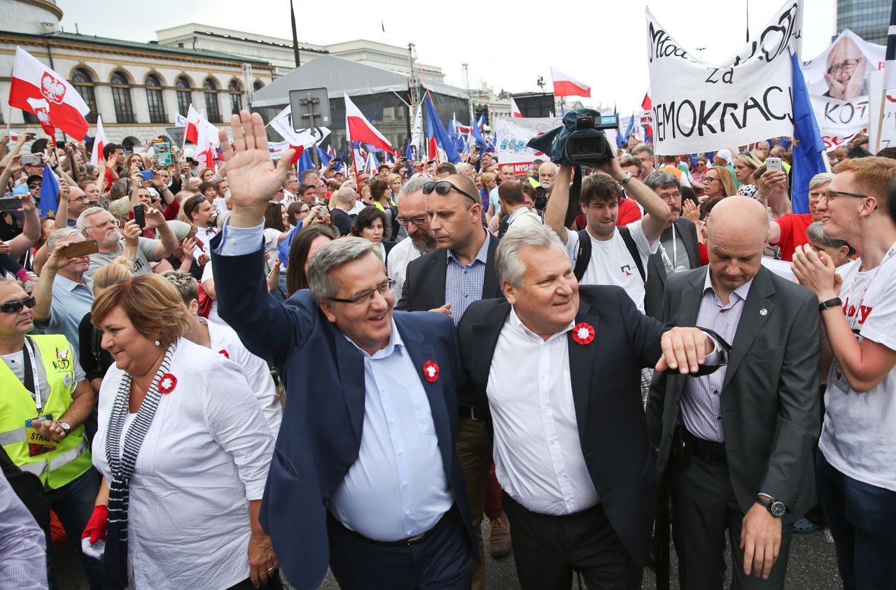 Marsz KOD. Odmienne szacunki na temat liczby uczestników