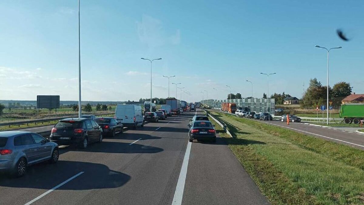 Wypadek na S12/S17 na wysokości miejscowości Janówek w kierunku Lublina